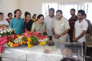 Celebs Pay Condolences to C Narayana Reddy
